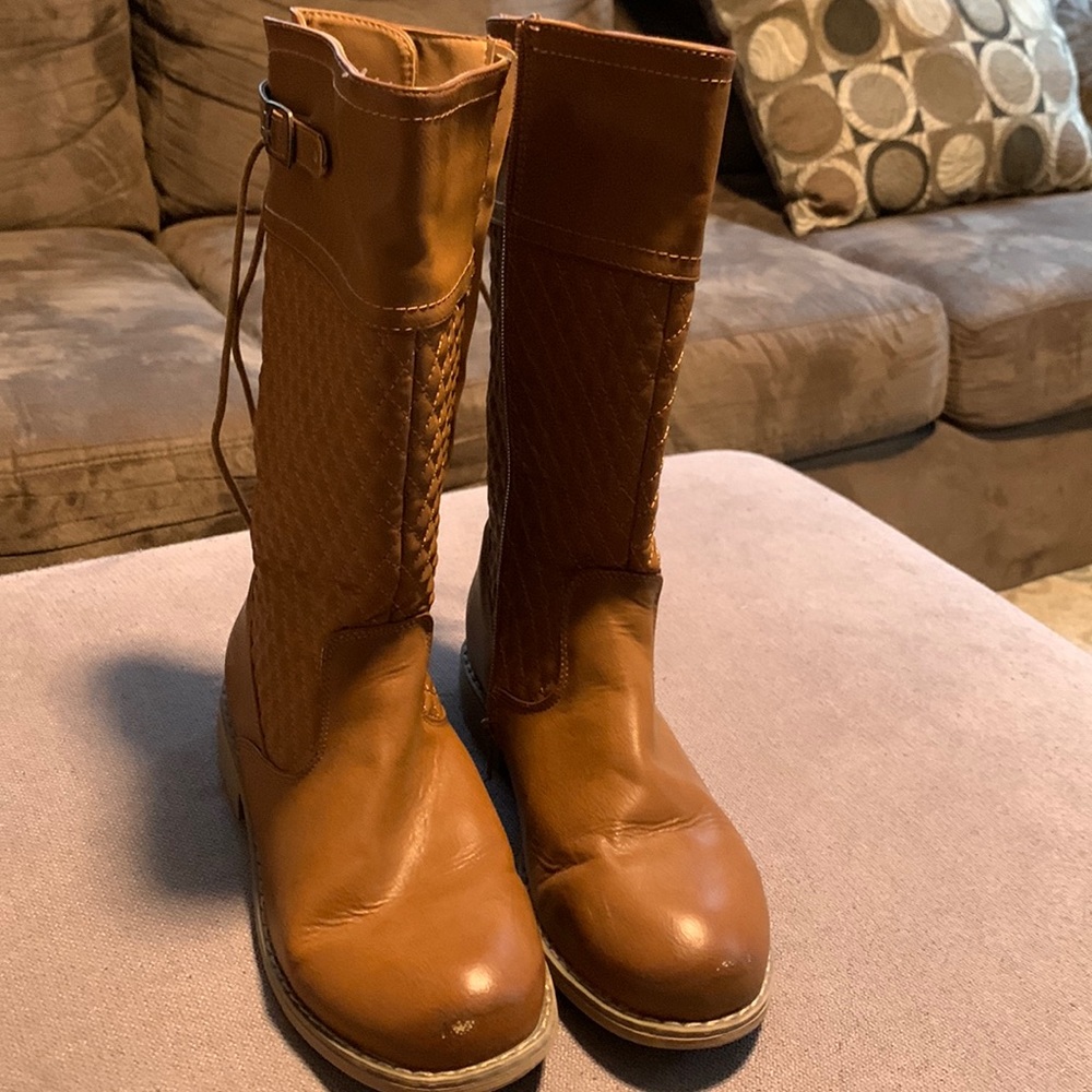 Light brown/tan size 5 boots